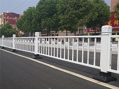 蓮花道路護欄