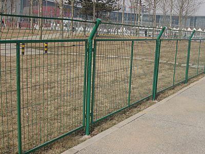 鐵路封閉護欄網 球場專用護欄網廠商 路護欄網價格