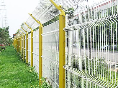 公路鐵絲護(hù)欄網(wǎng)