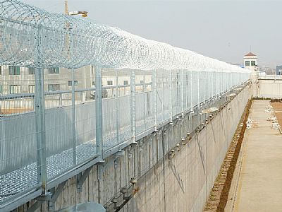 監獄刀刺護欄網