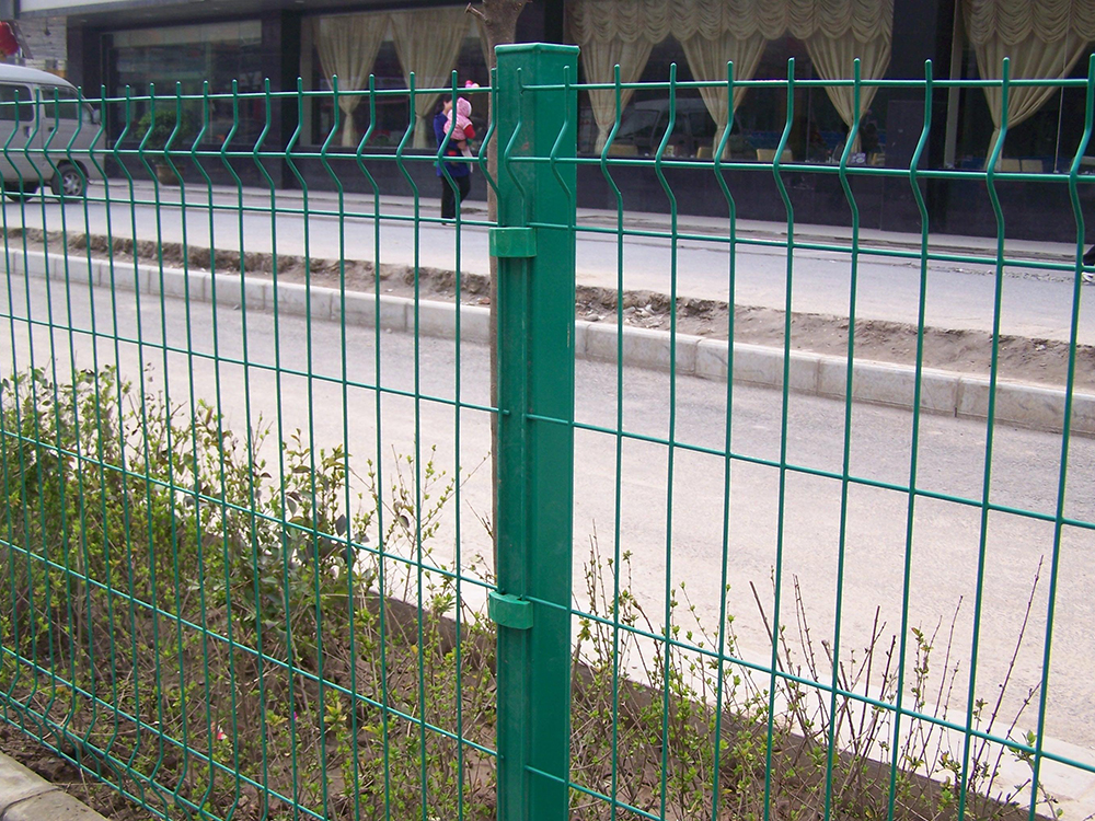 道路護(hù)欄網(wǎng)生產(chǎn)商